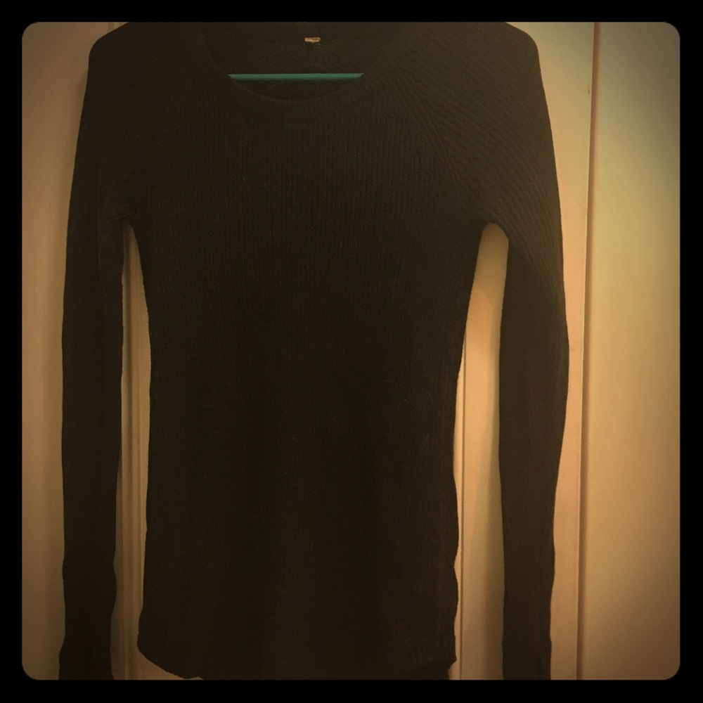 Lululemon black long sleeve sweater